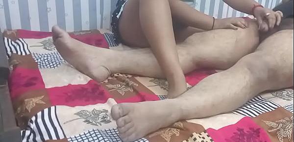  Hidden camera caught | Indian doctor is having sex with his patient